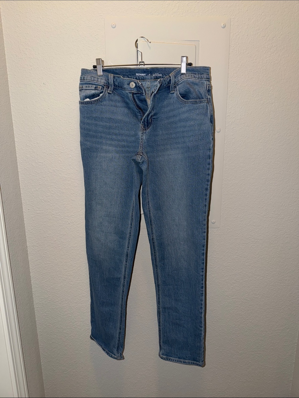 Old Navy Straight-Leg Women's Jeans in Medium Blue